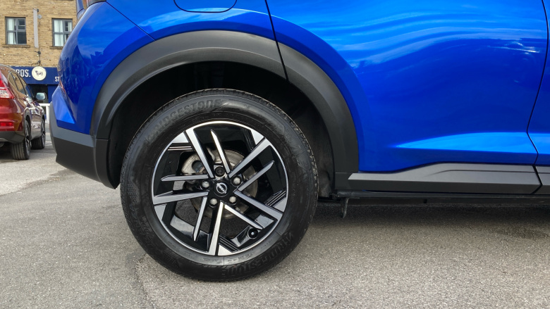 Nissan Juke 1.0 DiG-T N-Connecta 5dr Petrol Hatchback